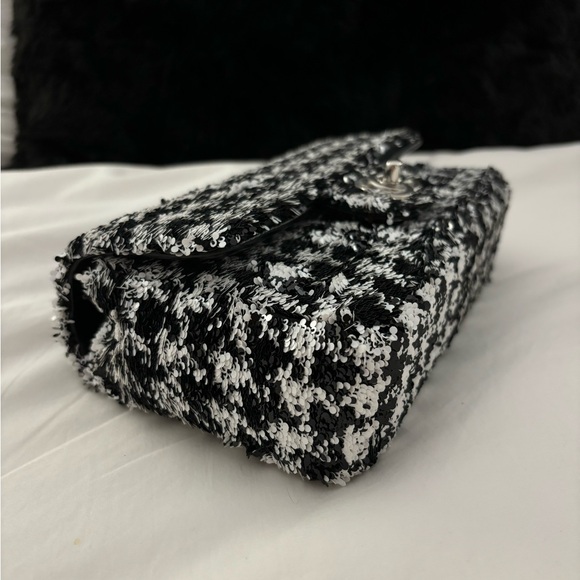 NWT 🖤 CHANEL 24A Black and White Houndstooth Sequin Mini Classic Flap Bag - Picture 15 of 16